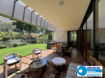 Casa de 4 habitaciones, Quito · Urbanizacion Arrayanes Casa de 4 Habitaciones Lindos Jardines