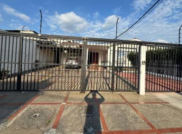 Local comercial · 372m² · 3 Habitaciones · 7 Estacionamientos · Alquiler de Casa en Urdesa de Uso Comercial