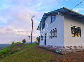Hacienda-Quinta de 4 habitaciones, Quito · Vendo Finca $170.000 de 14,9 Ha Apta Para Producción Ganadera y Cultivos en Nanegalito - Sector Gualea