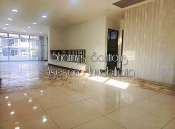 Casa de 4 habitaciones, Guayaquil · Urdesa Central - Rento Dpto Comerc con 4 Areas de Trabajo, Balcon y Garaje en 1er Piso