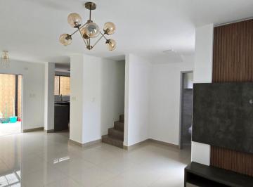 Casa de 3 habitaciones, Guayaquil · Vendo Casa Moderna Semiamoblada Villa España 2 Mucho Lote 2 Biess Seguridad 24/7 Norte Guayaquil