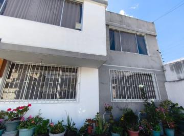 Casa de 8 habitaciones, Quito · Casa Rentera de Venta La Kennedy