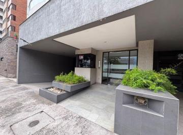 Departamento de 2 habitaciones, Quito · Departamento en Venta La Carolina – 2 Parqueaderos, Piso Alto, Vista Al Pichincha