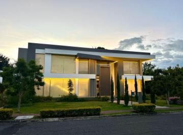 Casa · 573m² · 4 Habitaciones · 4 Estacionamientos · Mv - Puembo, Urbanizacion Club Los Arrayanes, en Venta Casa de Lujo 4d 573,67 m² de Cubierta