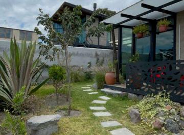 Casa de 2 habitaciones, Cotacachi · Casa Estilo Industrial