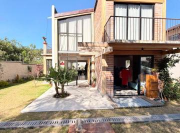 Casa de 4 habitaciones, Quito · Casa Amoblada en Renta en Chiviqui, Tumbaco