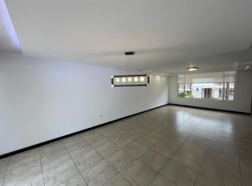Casa · 175m² · 3 Habitaciones · 2 Estacionamientos · Casa - Vía Intervalles