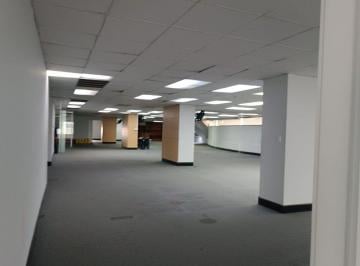 Oficina comercial , Quito · Oficina Comercial de 694 m² en Renta en Iñaquito con 6 Parqueaderos