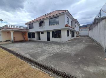 Casa de 5 habitaciones, Quito · Valle de Los Chillos Vendo Espectacular Propiedad 1000 m². Facilidades