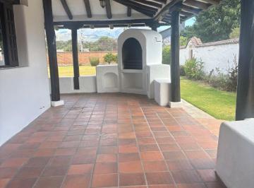 Casa de 3 habitaciones, Quito · Linda Casa Rustica Remodelada