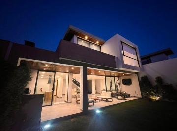 Casa de 3 habitaciones, Quito · Vendo por Estrenar Casa de Venta en Puembo