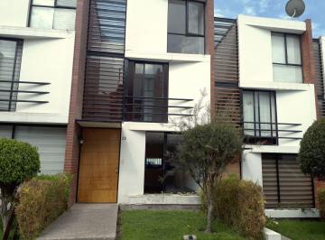 Casa de 3 habitaciones, Quito · Amplia, Luminosa y con Estilo. Casa Moderna en El Condado