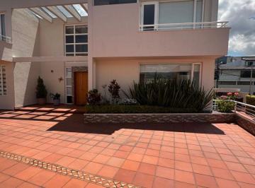 Casa de 3 habitaciones, Quito · Miravalle 3 Casa de Venta
