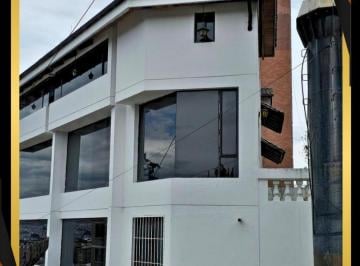 Casa · 1470m² · 6 Habitaciones · 5 Estacionamientos · Batan Alto Propiedad Rentera o Para Desarrollo de Proyecto Arquitectónico