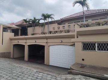 Casa de 6 habitaciones, Guayaquil · Casa en Venta – Santa Cecilia, Los Ceibos