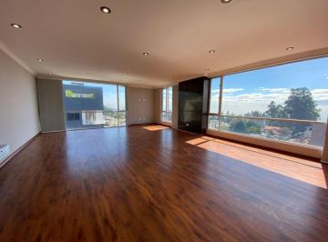 Departamento de 3 habitaciones, Quito · En Arriendo Espectacular Penthouse Duplex con Terraza + Jardin en Urb. Lomas de Monteserrin