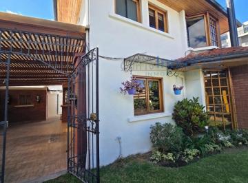 Casa de 3 habitaciones, Quito · Rento Casa Dentro de Urbanización en Cumbayá