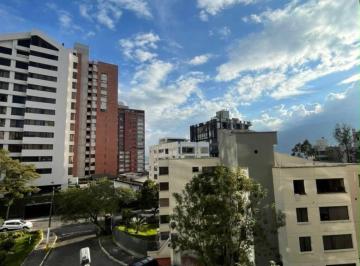 Departamento de 2 habitaciones, Quito · Departamento con Balcón y Vista