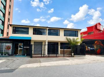 Local comercial · 476m² · 5 Estacionamientos · Local Comercial en Centro Norte