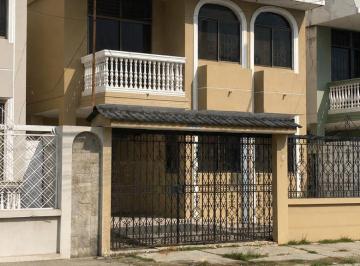 Casa de 3 habitaciones, Guayaquil · La Garzota Casa en Venta