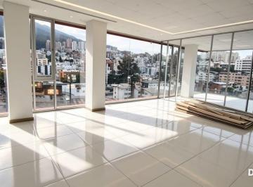 Oficina comercial , Quito · Oficina Premium en Venta en Iñaquito | Edificio Opal | 60,57 m² + Parqueadero + Baño Privado