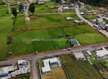 Terreno / Lote · 200m² · 2 Habitaciones · 20 Estacionamientos · En Renta 10.000 Y/o 5.000 m² de Terreno con Cabaña | Vía Cascadas Condor Machay - Valle de Los Chillos