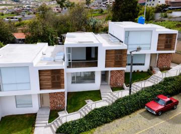 Casa de 3 habitaciones, Ambato · Casa de 253 m² con 3 Dorm. en Venta en Atahualpa Ambato