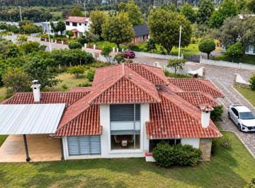 Quinta vacacional de 3 habitaciones, Quito · Quinta con Casa en Venta en Malchingui