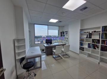 Oficina comercial · 52m² · 1 Estacionamiento · Alquiler Consultorio Mas Parqueo en Hospital de Especialidades de La Ciudad en La Alborada (Cmc)