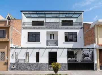 Casa de 5 habitaciones, Cuenca · Casa Nueva en Monay, Arriendo Familiar o Airbnb