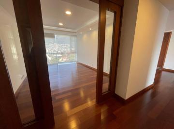 Departamento de 3 habitaciones, Quito · Departamento de 270 m² con 3 Habitaciones en Venta en González Suárez