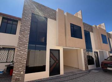 Casa · 94m² · 3 Habitaciones · 1 Estacionamiento · Casa en Venta en El Norte de Ambato