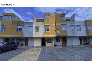 Casa · 156m² · 5 Habitaciones · 1 Estacionamiento · Casa en Venta Calderon de 5 Dorm.