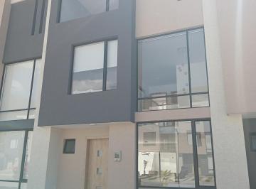 Casa · 128m² · 3 Habitaciones · 2 Estacionamientos · Fcm. Venta Casa a Estrenar de 3 Dorm.. Urbanización La Pampa 2. Mitad del Mundo