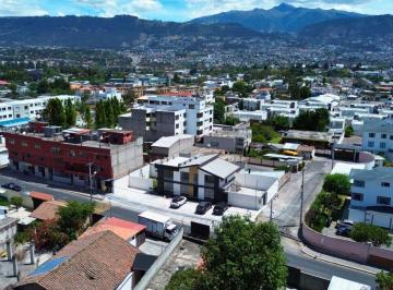 Casa de 1 habitación, Quito · En Venta Casa Comercial 332 m² – Tumbaco