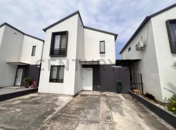 Casa · 80m² · 2 Habitaciones · 2 Estacionamientos · Venta de Casa en La Vía Salitre, Urb. Valle Norte