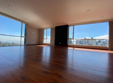 Departamento de 3 habitaciones, Quito · En Venta Duplex Penthouse C/terraza y Jardín - Urb. Lomas Monteserrin