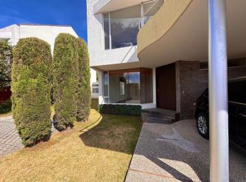 Casa de 3 habitaciones, Quito · Casa de Venta con Amplio Jardin Sector Intervalles