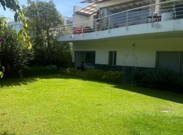 Casa de 2 habitaciones, Quito · Casa Exclusiva en Conjunto Privado |vendo Casa Dentro de Conjunto Privado