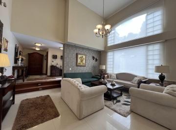 Casa · 384m² · 4 Habitaciones · 5 Estacionamientos · Urb. Condado - Flamante, 5 Parqueaderos, Lujo, Seguridad