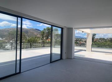 Departamento · 155m² · 3 Habitaciones · 2 Estacionamientos · Venta Penthouse en Cumbayá 155 m² Más Jardín de 152 m² Cerca Usf