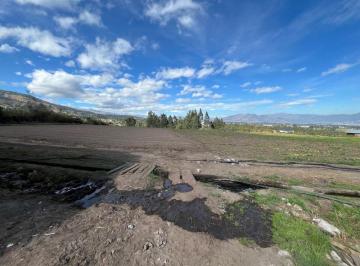 Terreno / Lote , Quito · Vendo Hermoso Terreno Esquinero en Tababela 2 Frentes a Vías Principales 2 Hectáreas