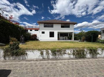 Casa · 600m² · 4 Habitaciones · 4 Estacionamientos · Renta Casa Comercial Independiente Tumbaco