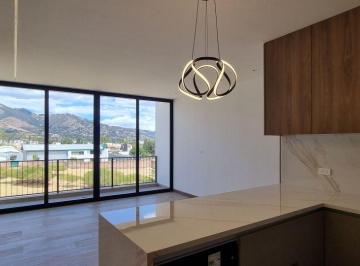 Suite de 1 habitación, Quito · Suite en Tumbaco con Balcón, Parqueadero y Amenidades | $590