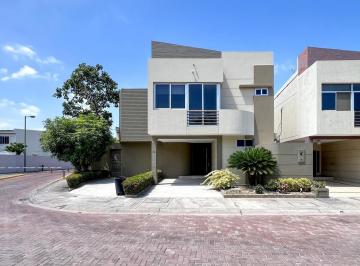 Casa · 182m² · 4 Habitaciones · 2 Estacionamientos · Casa en Alquiler Urb Belohorizonte con Piscina, Km 11,5 Via a La Costa