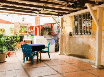 Casa · 169m² · 2 Habitaciones · 3 Estacionamientos · Venta Casa Amplia + Suite Independiente
