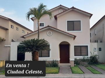 Casa · 167m² · 4 Habitaciones · 1 Estacionamiento · Casa en Venta, Ciudad Celeste 4 Dorm.
