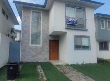 Casa · 88m² · 2 Habitaciones · 2 Estacionamientos · En Venta Casa de Dos Plantas Dos Dorm. en Vistana 1000 Precio de Oportunidad