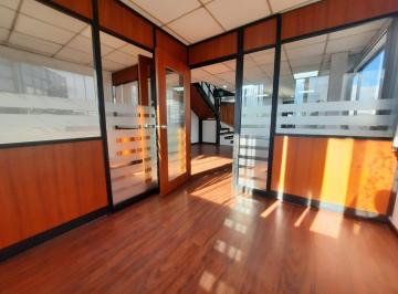 Oficina comercial · 140m² · Oficina Duplex en Arriendo Av Amazonas Piso 6