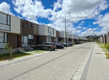 Casa de 3 habitaciones, Quito · Casa por Estrenar de 150 m² con 3 Dorm. en Alquiler en Tumbaco